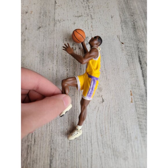 Hallmark magic Johnson Lakers basketball vintage ornament Xmas - Picture 2 of 6
